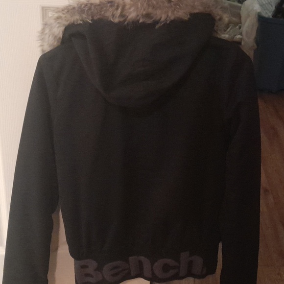 Black hooded BENCH bomber jacket with fur hood - Picture 3 of 4